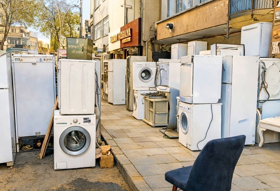 İzmit Kanlıbağ’da Spotçuların Kaldırım Işgaline Uyarilar Bi̇ti̇yor Mühürleme Başliyor (2)