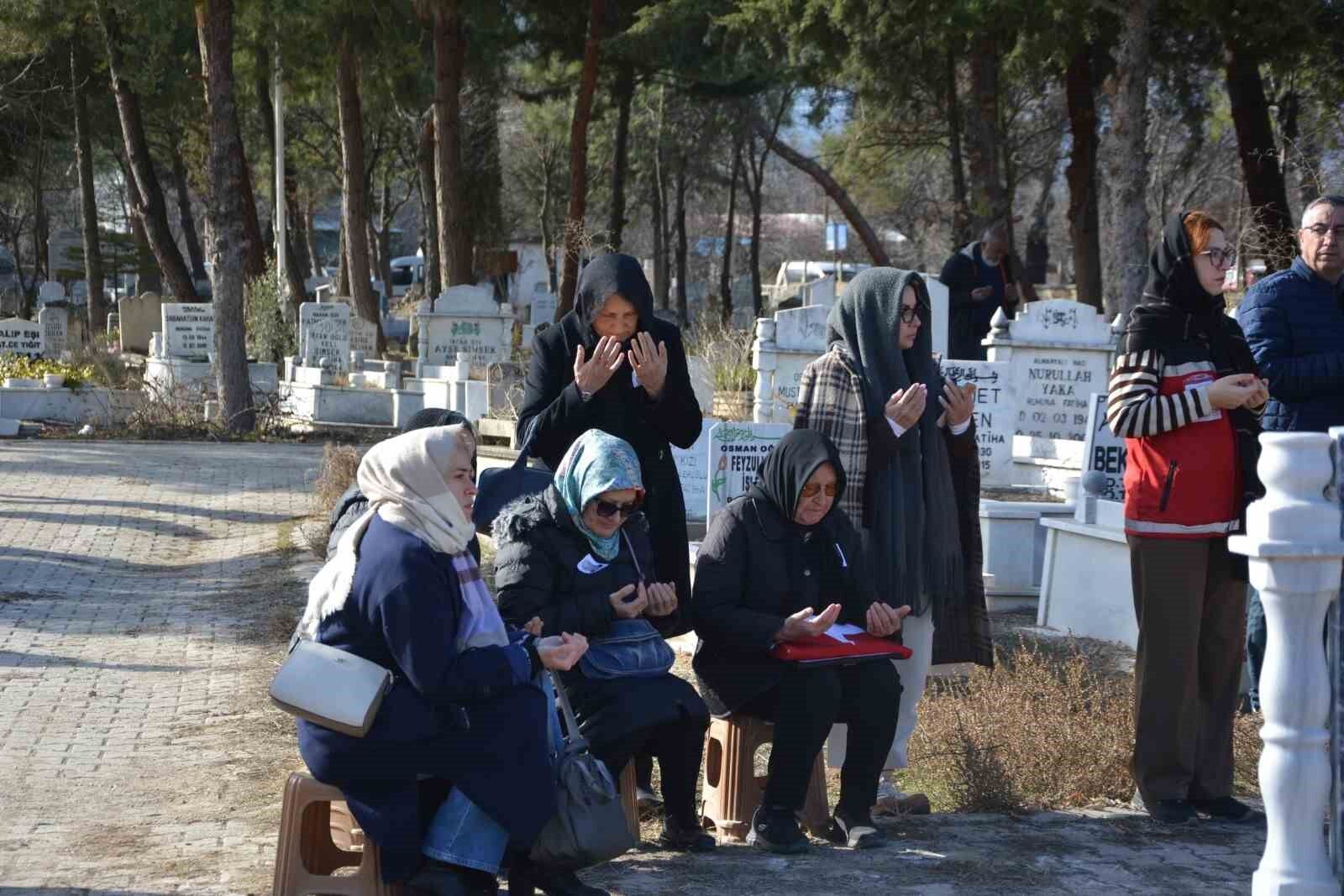 Kıbrıs Gazisi Emekli Astsubay Askeri Törenle Son Yolculuğuna Uğurlandı 2