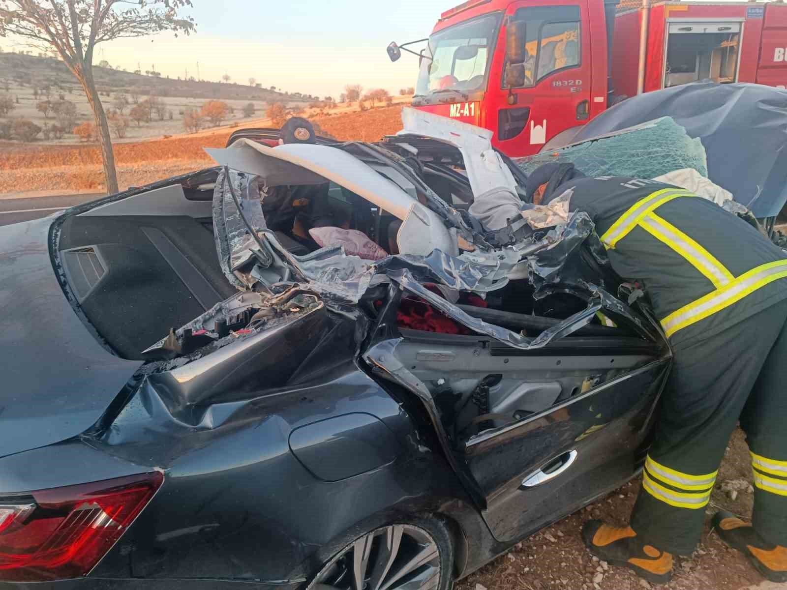 Mardin’de Otomobil Ile Tırın Çarpıştığı Kazada 1 Kişi Öldü, 2 Kişi Yaralandı 2