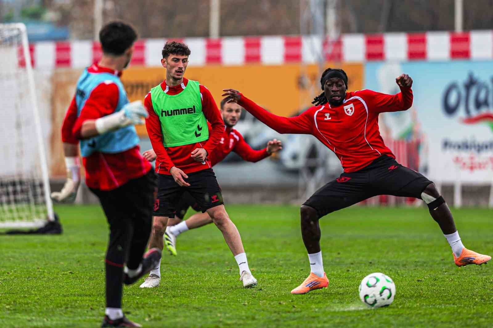 Samsunspor’da Ntcham Hariç Sakatlığı Bulunan Futbolcular Çalışmalara Başladı 2