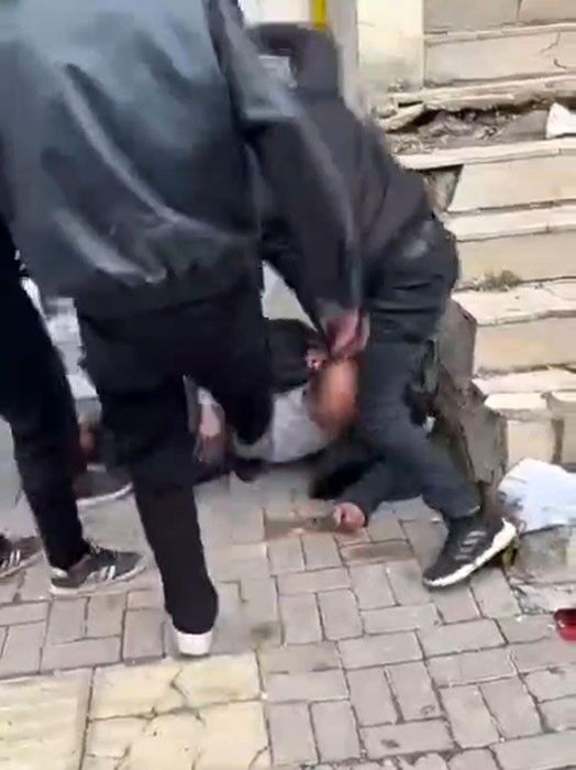 Sokak Ortasında Meydan Dayağı 2