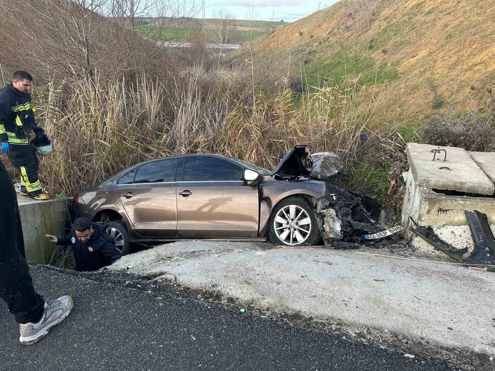 Tekirdağ’da Su Kanalına Düşen Otomobildeki Çift Yaralandı 2