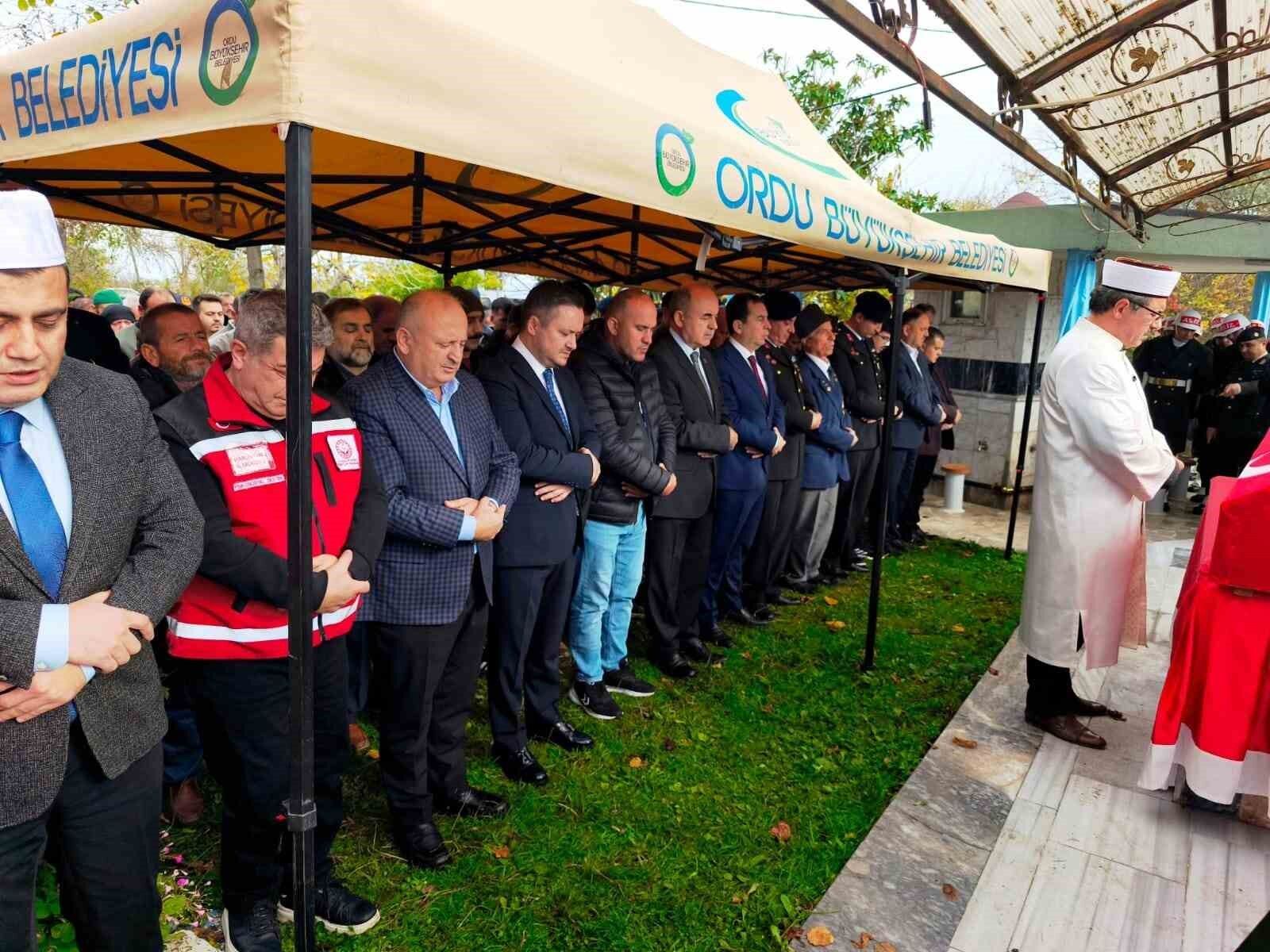 Vefat Eden Ordulu Kıbrıs Gazisi Son Yolculuğuna Uğurlandı 2