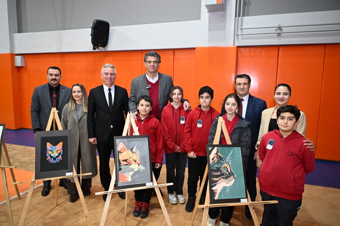Başkan Kocaman Kartepe'de Öğrencilerin Sanat ve Bilim Heyecanına Ortak Oldu-4