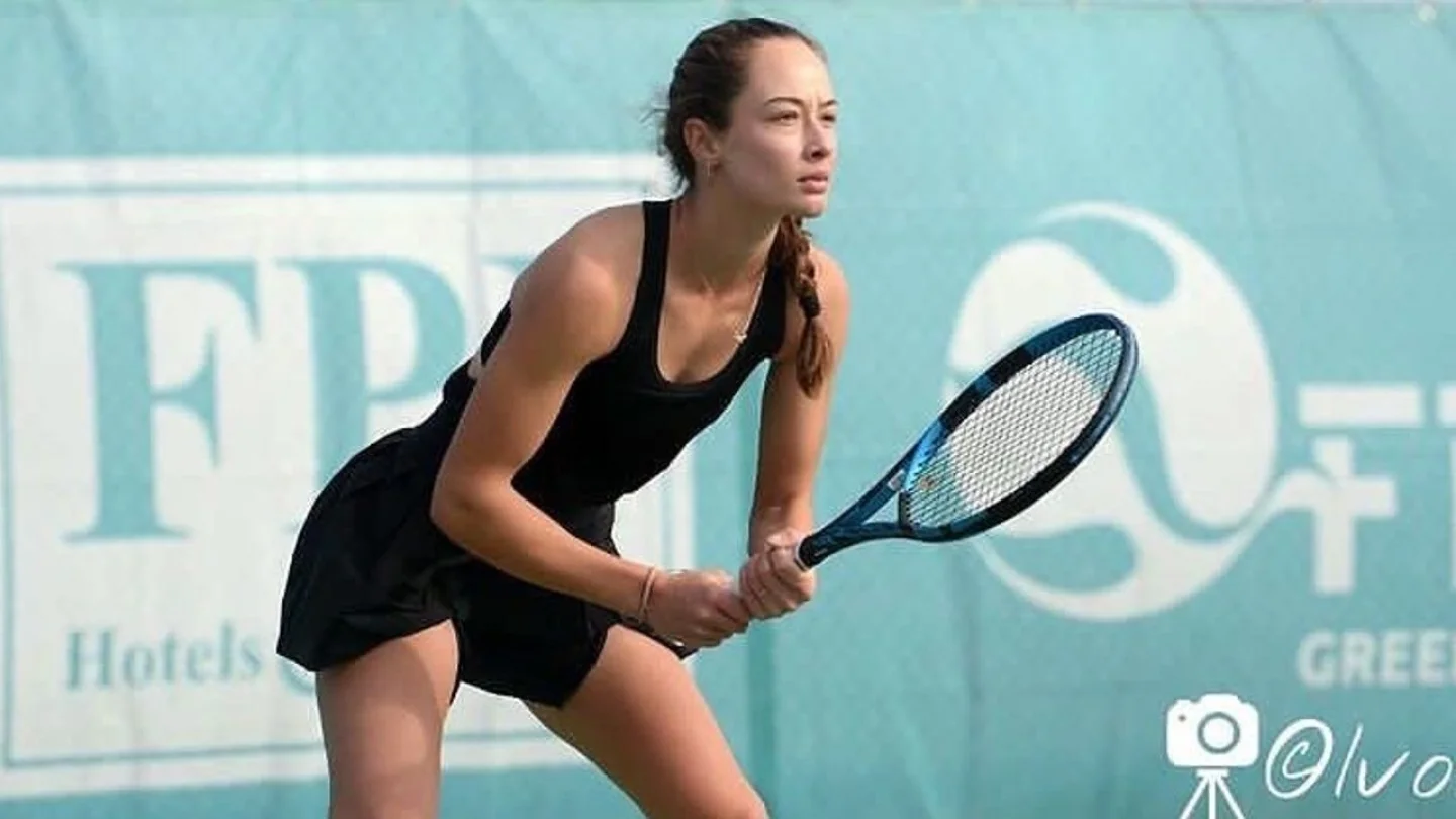 10147 B Tenisci Zeynep Sonmez 10147