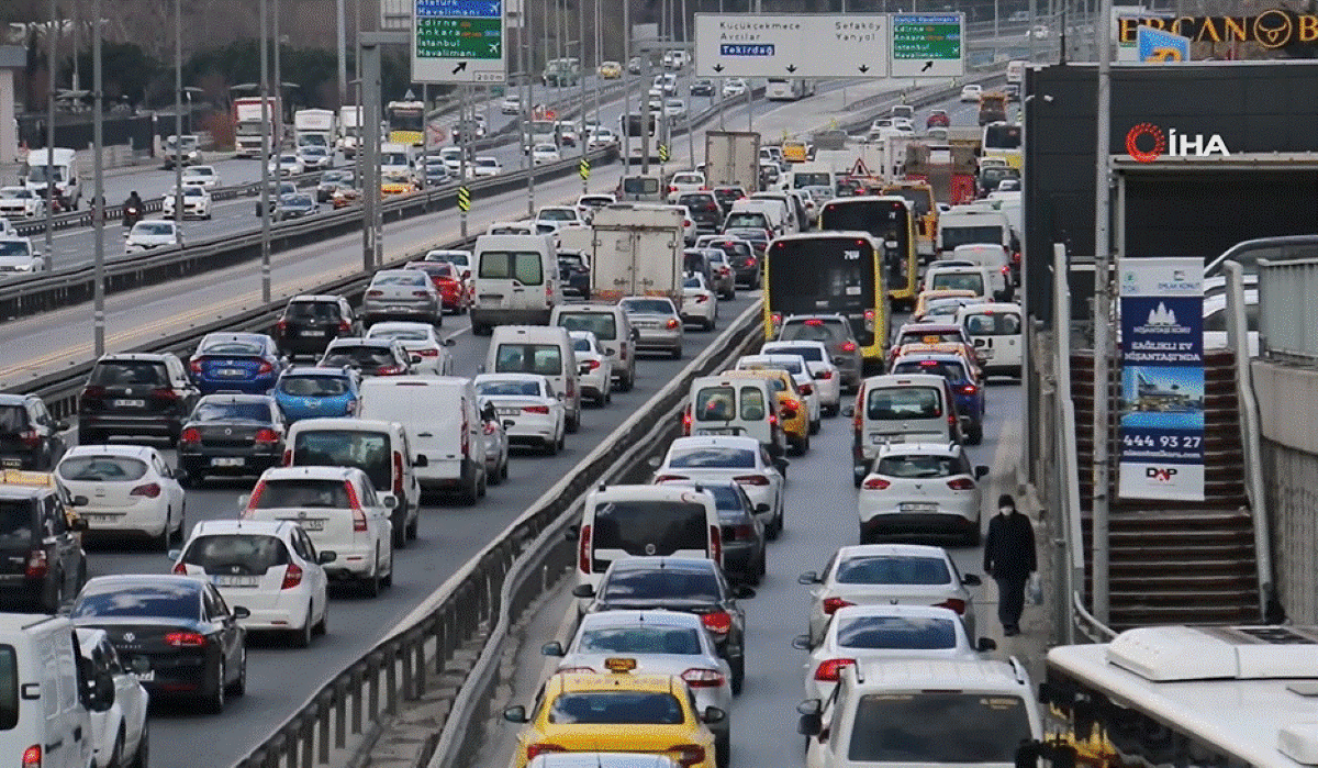 TEM Otoyolu'nda Derz Onarımı: Hereke Viyadüğü'nde Şerit Daraltması Başlıyor