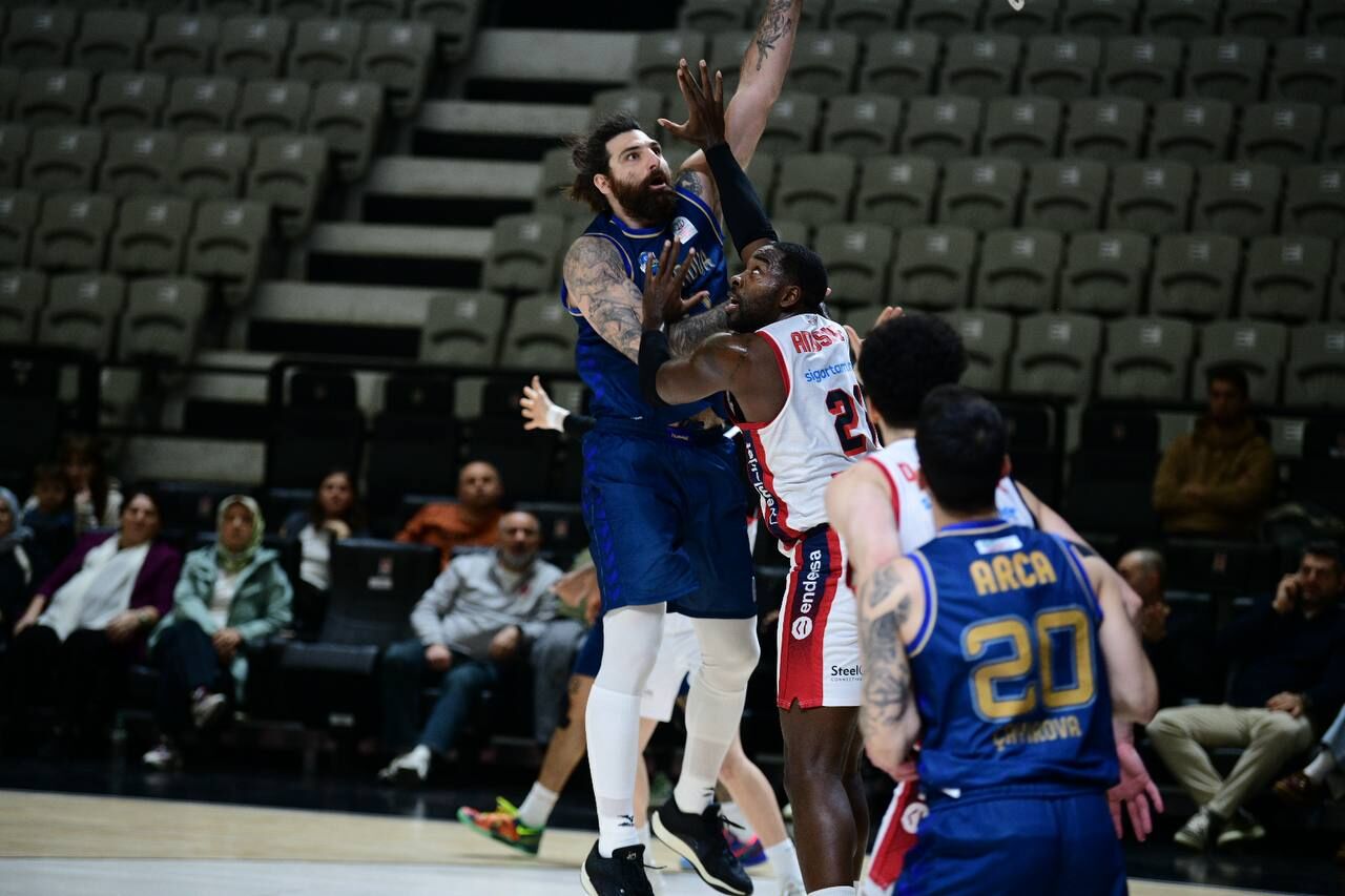 Çayırova Belediyesi Basketbol’dan kritik zafer: Ligde 16. galibiyet geldi-1