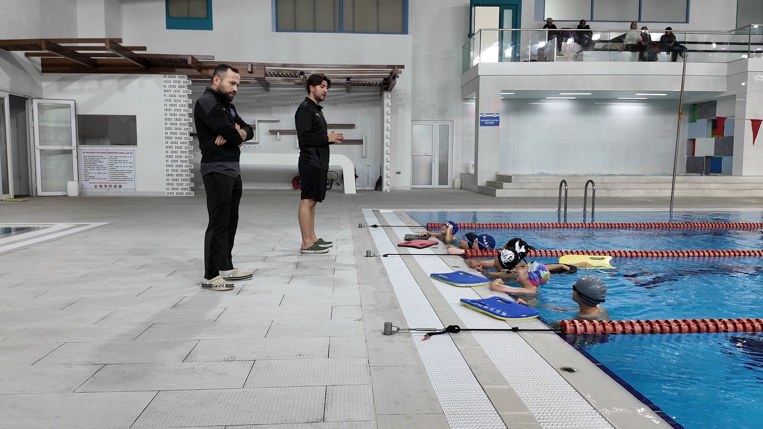 Çayırova Yarı Olimpik Yüzme Havuzu 2025'te 20 Bin Kişiye Hizmet Verdi-1
