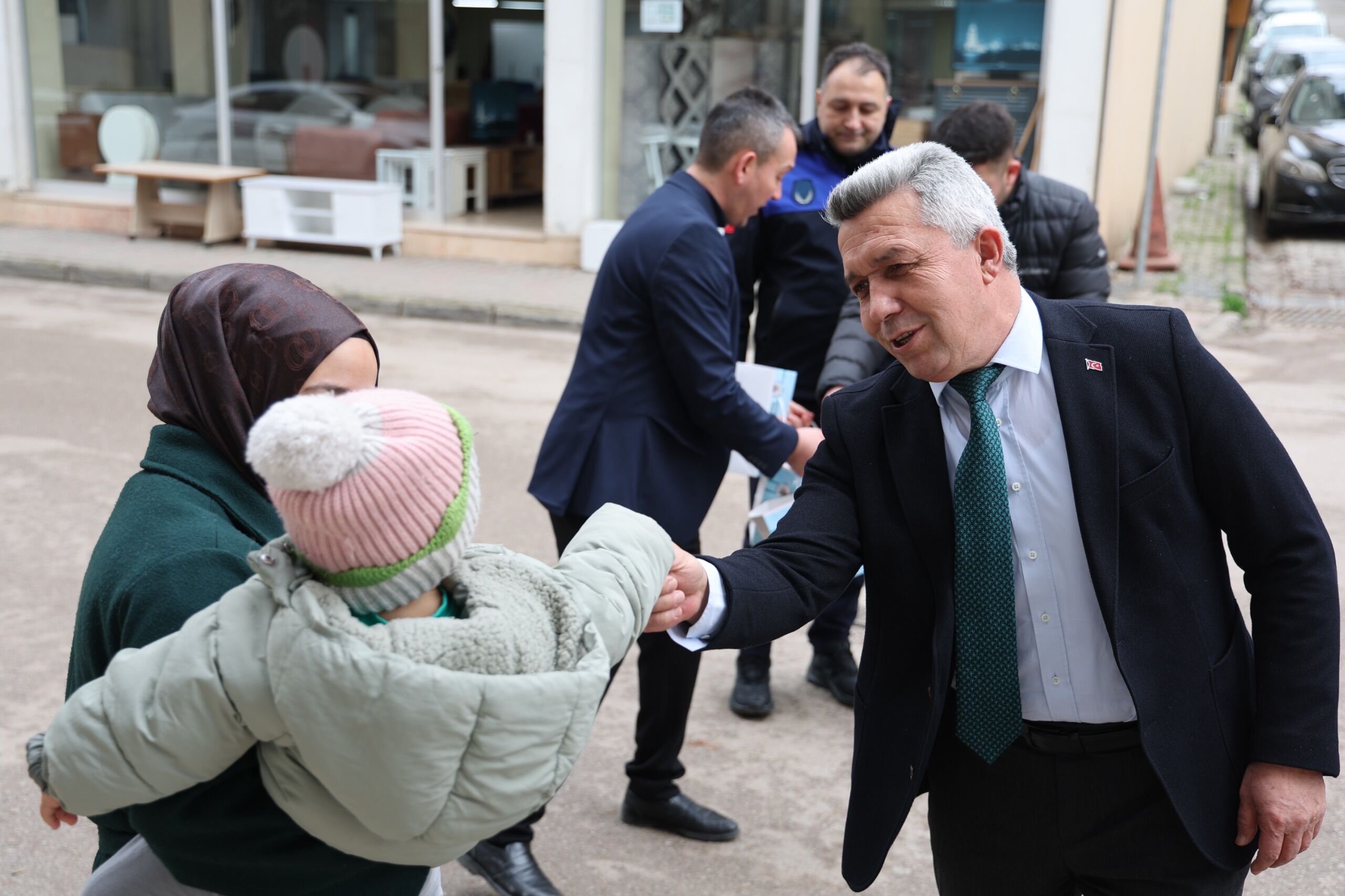 Kandıra’da anlamlı gelenek sürdü: Miraç Kandili’nde sıcak helva ikramı-1