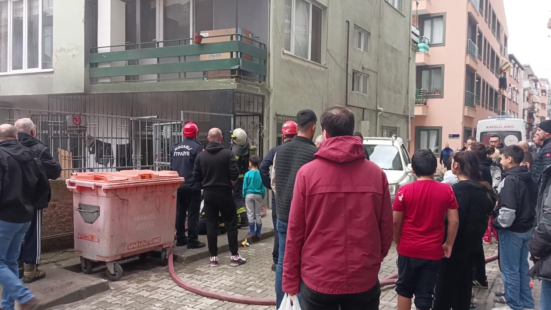 Kocaeli’de tersane işçilerinin kaldığı evde yangın paniği-1