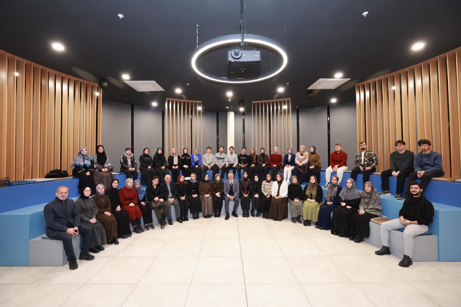 Başkan Büyükakın Yeni Yılı Gençlerle Karşıladı (5)
