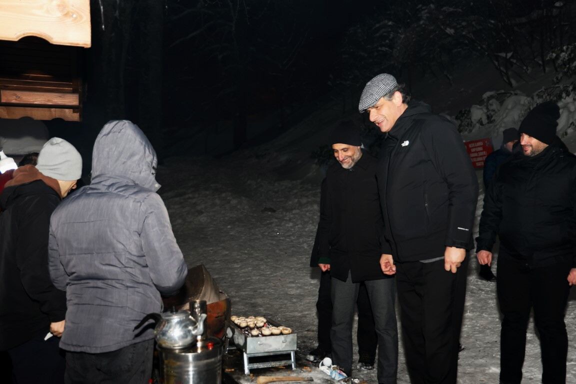 Başkan Kocaman, Kartepe Belediyesi Mesire Alanı’nda Kar Sevincine Ortak Oldu (3)