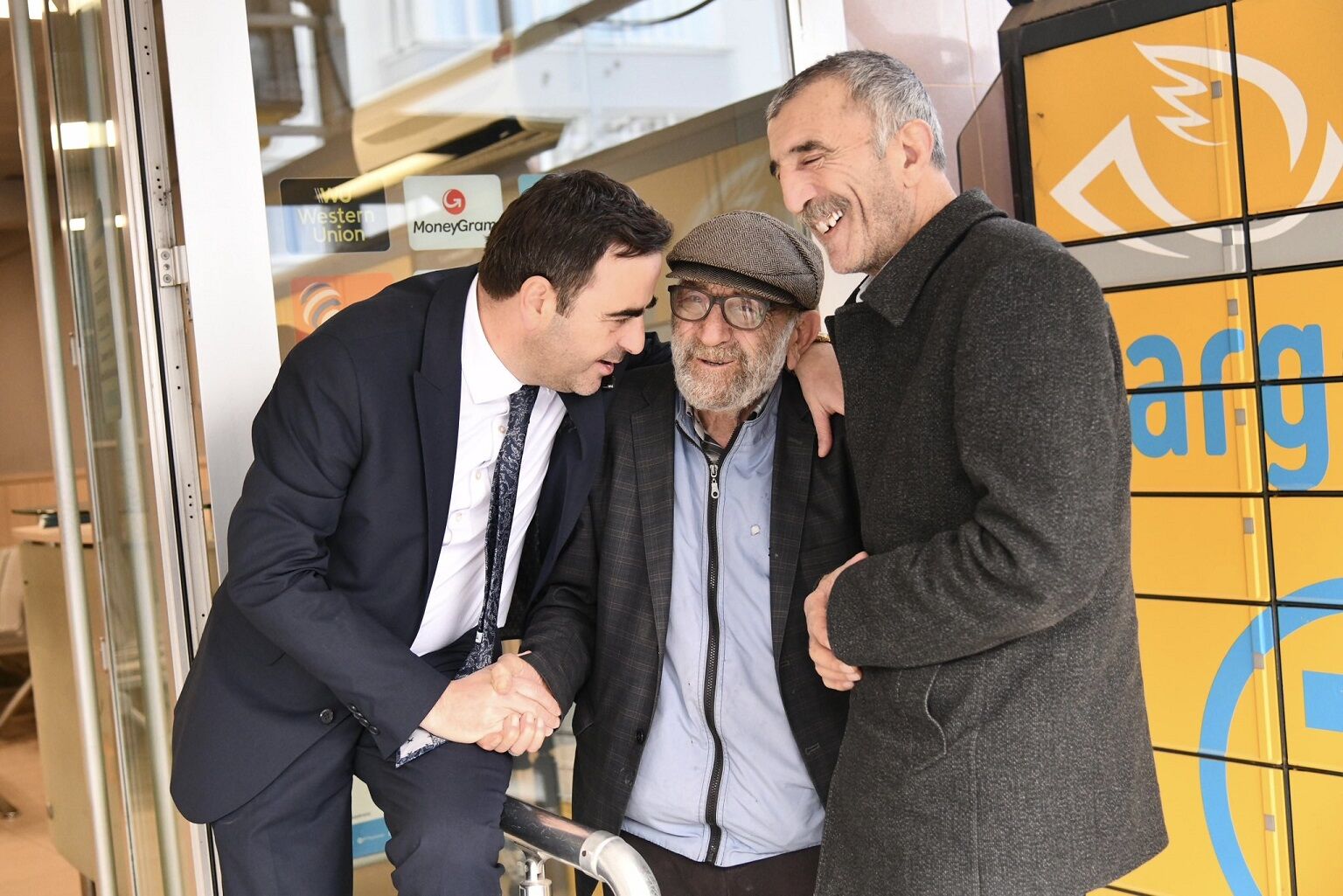 Başkan Yasin Özlü Başiskele’de Esnaf ve Vatandaşlarla Buluştu-3