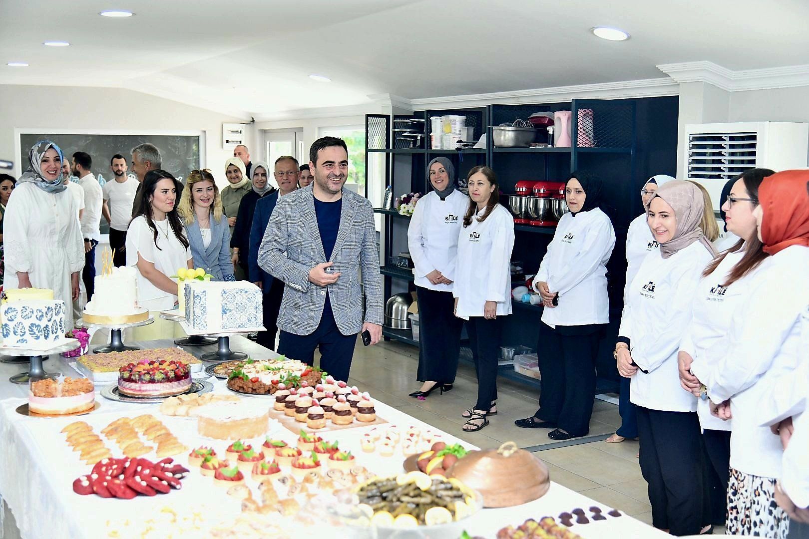 Baskan Ozlu Pastacilik Mezuniyet2