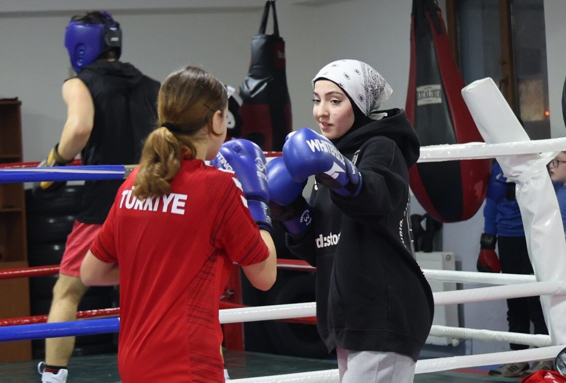 Kartepe Belediyesi Kış Spor Okullarıyla Çocukları Sporla Buluşturuyor-1