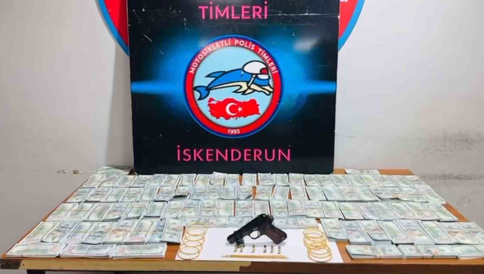 Durdurulan Araçta Sahte 1 Milyon Amerikan Doları Ele Geçirildi 2