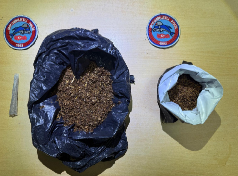 İzmit sokaklarında uyuşturucu denetimi: Şüphelinin üzerinden Bonzai çıktı-1