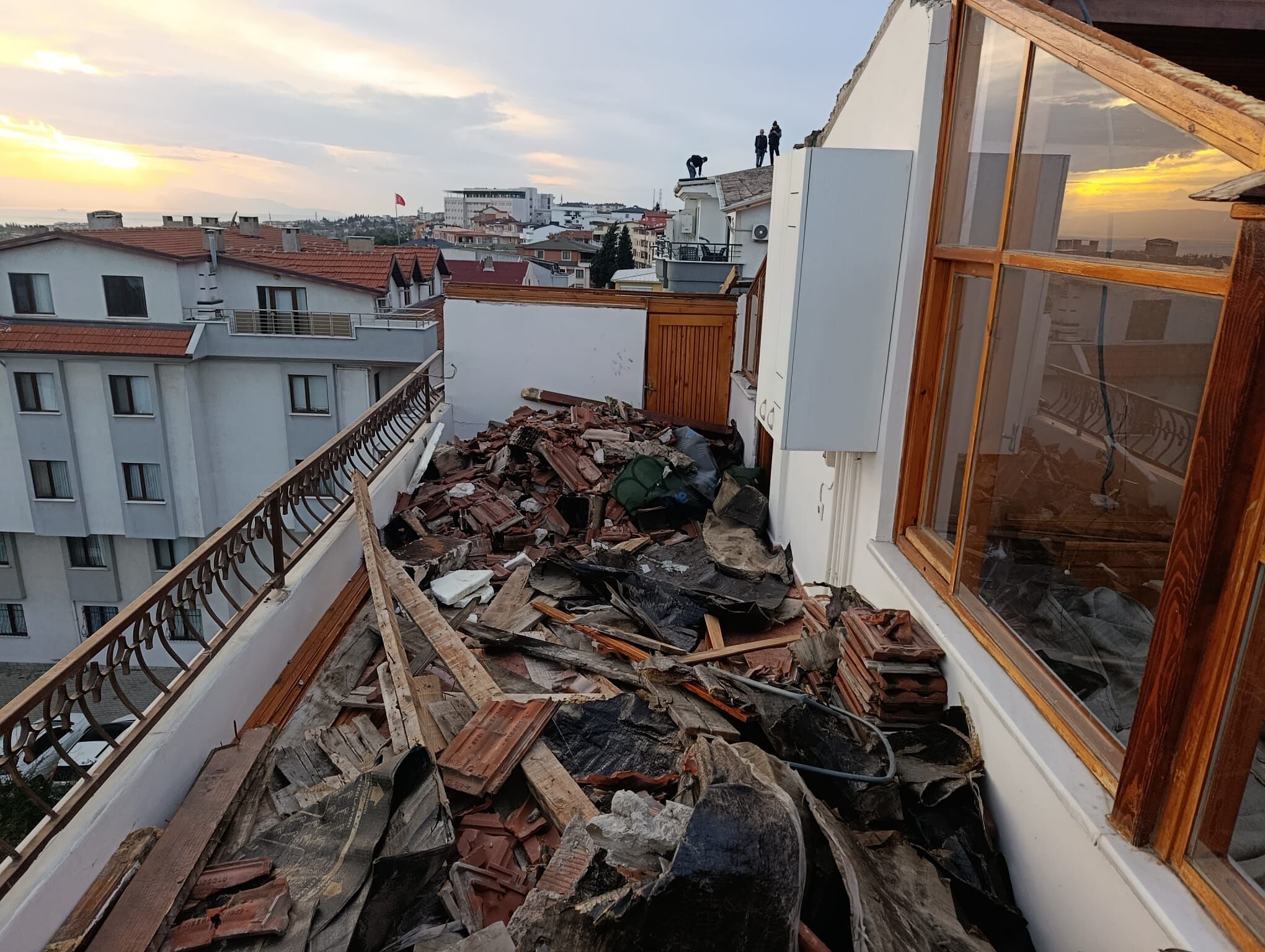 Fırtınadan Zarar Gören Şehit Ailesine Kocaeli Büyükşehir’den Hızlı Destek-2