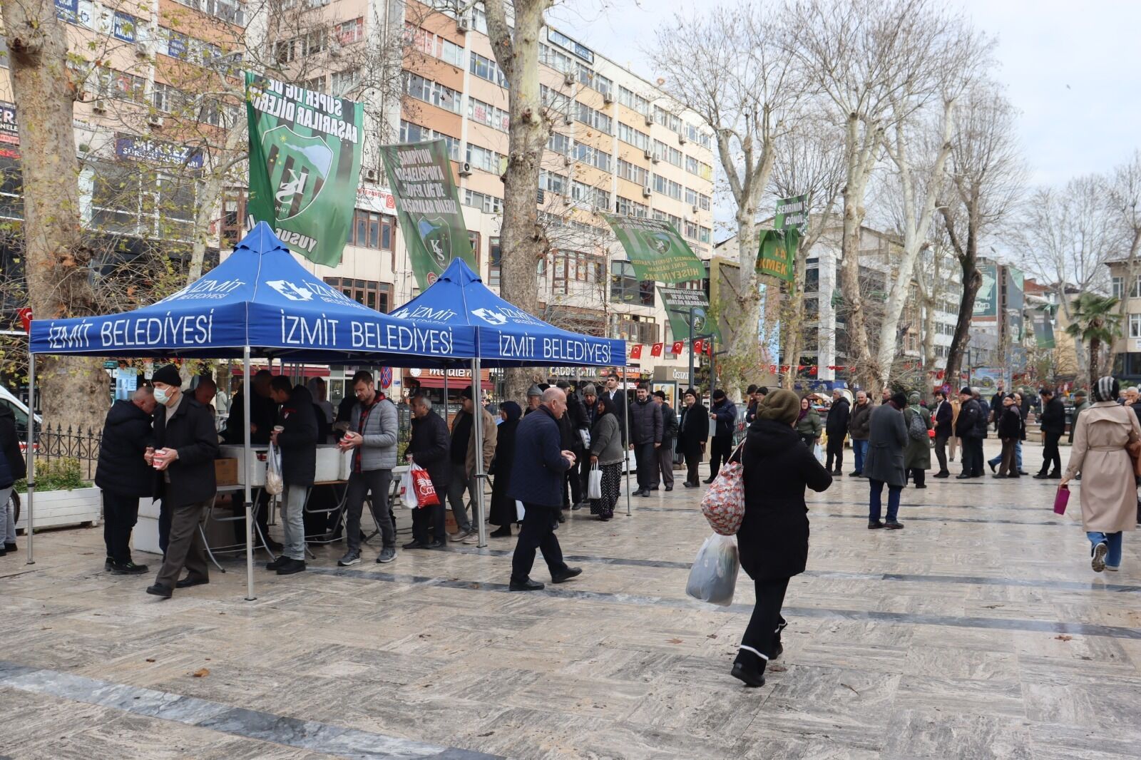 İzmit Belediyesinden Miraç Kandili’nde Helva Ikramı (9)