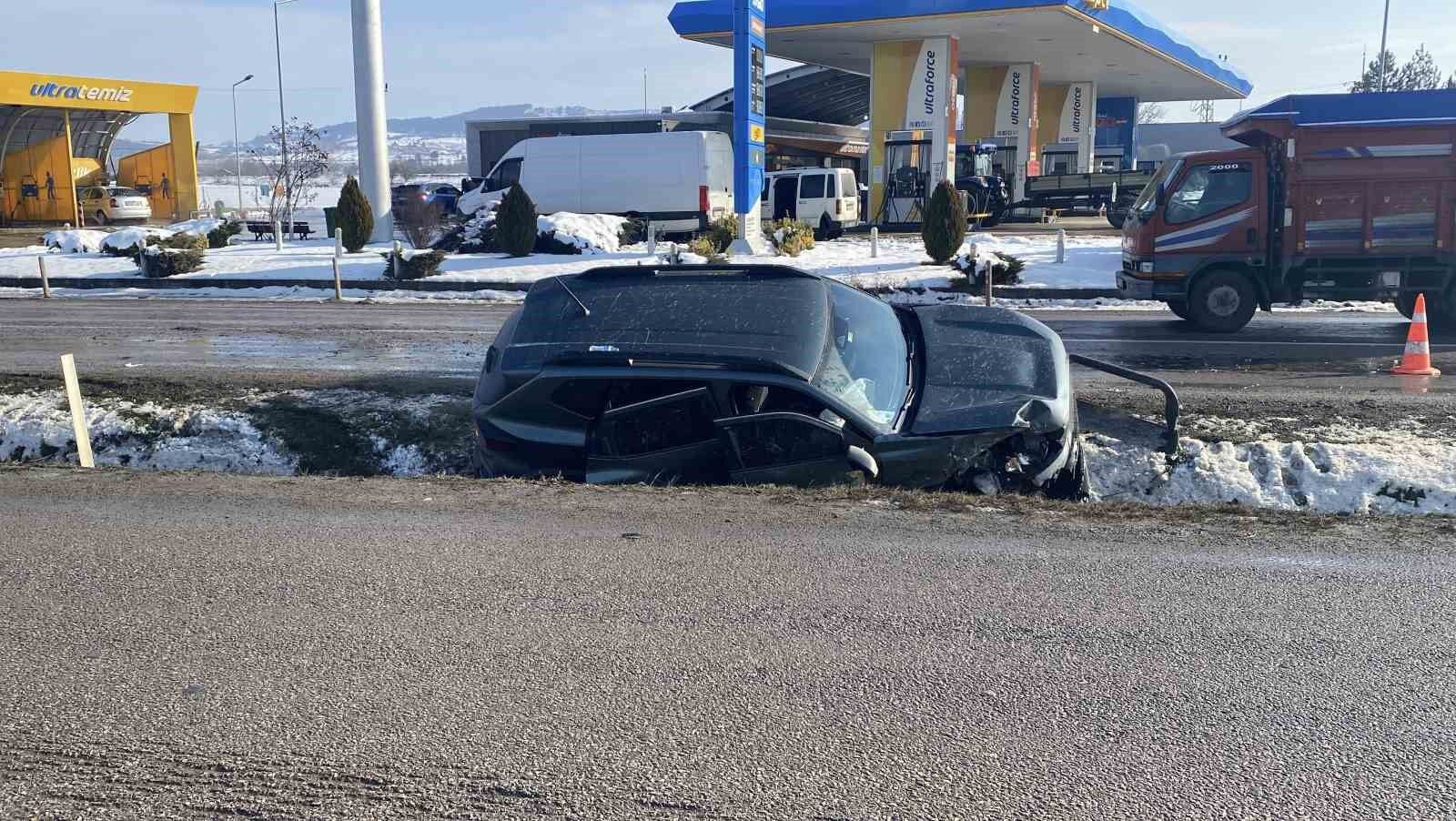 Kastamonu’da Otomobil Ile Cip Çarpıştı 3 Yaralı 2
