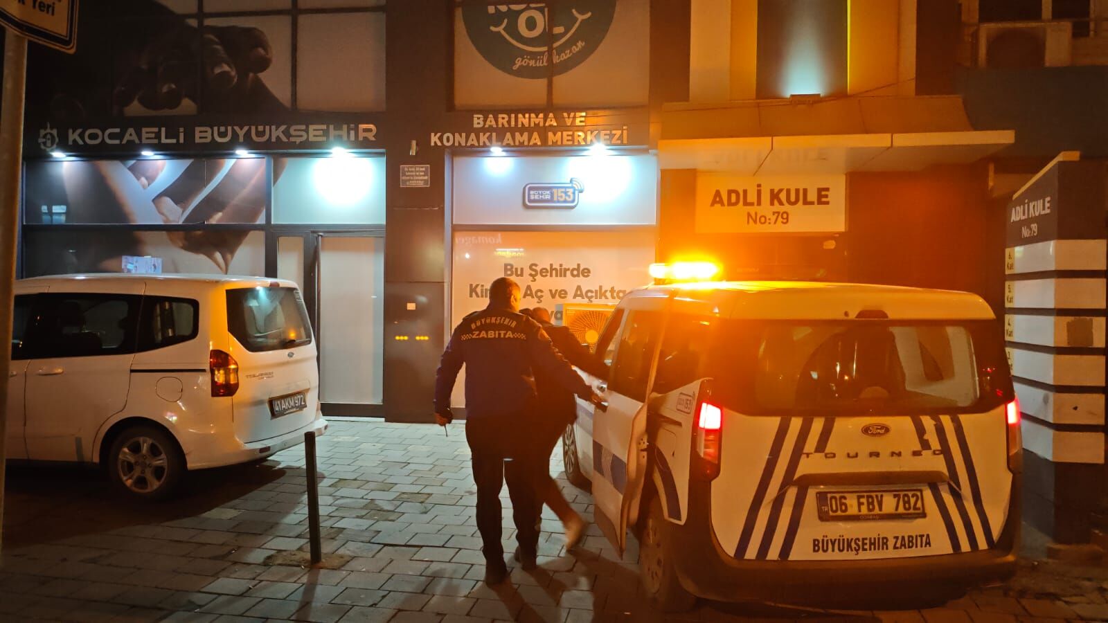 Sokakta kalanlar yalnız değil: Kocaeli ekipleri evsiz ve şiddet mağdurlarına sahip çıktı-3