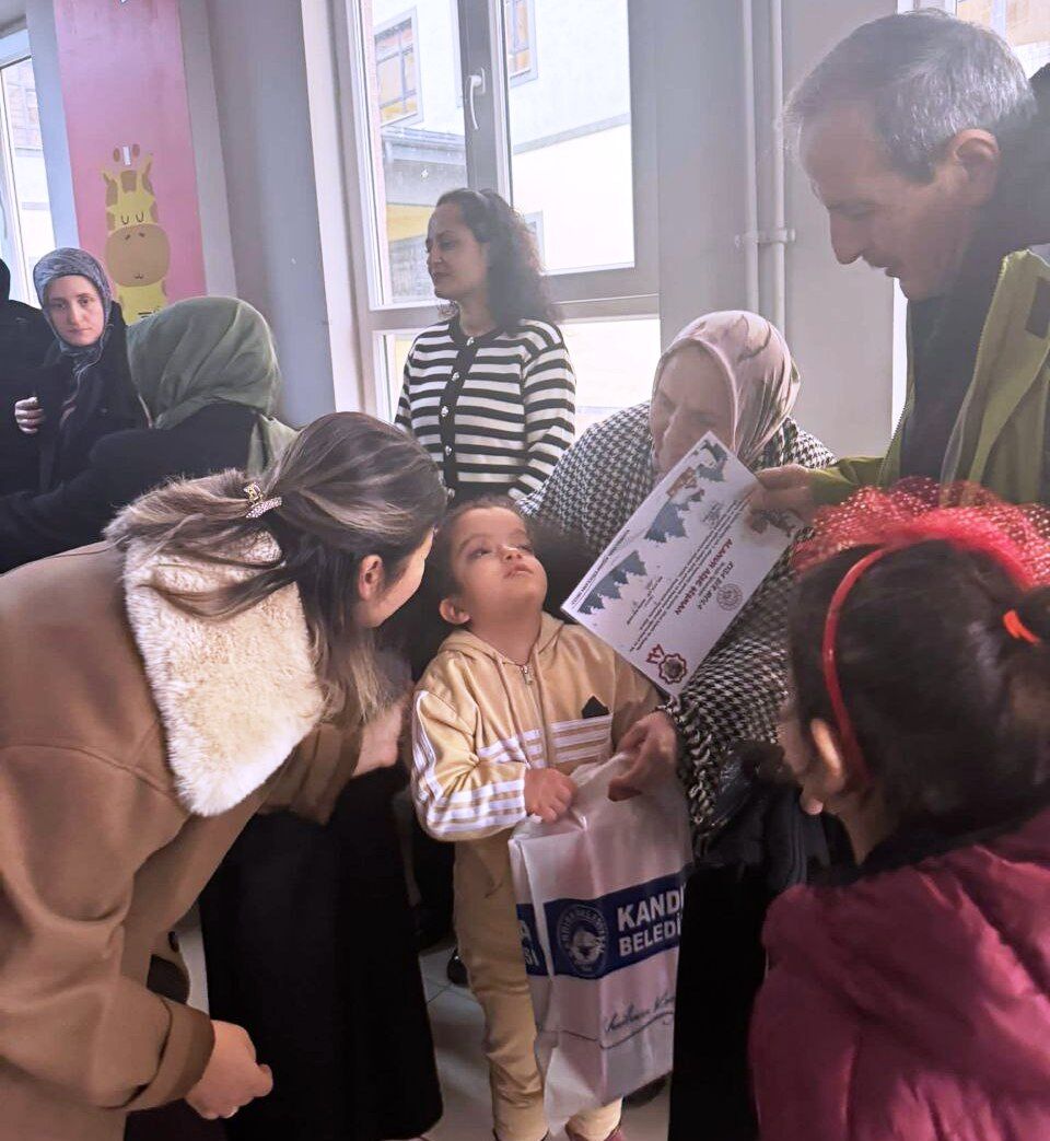 Kandıra Belediyesi’nden Özel Öğrencilere Karne Sürprizi-2
