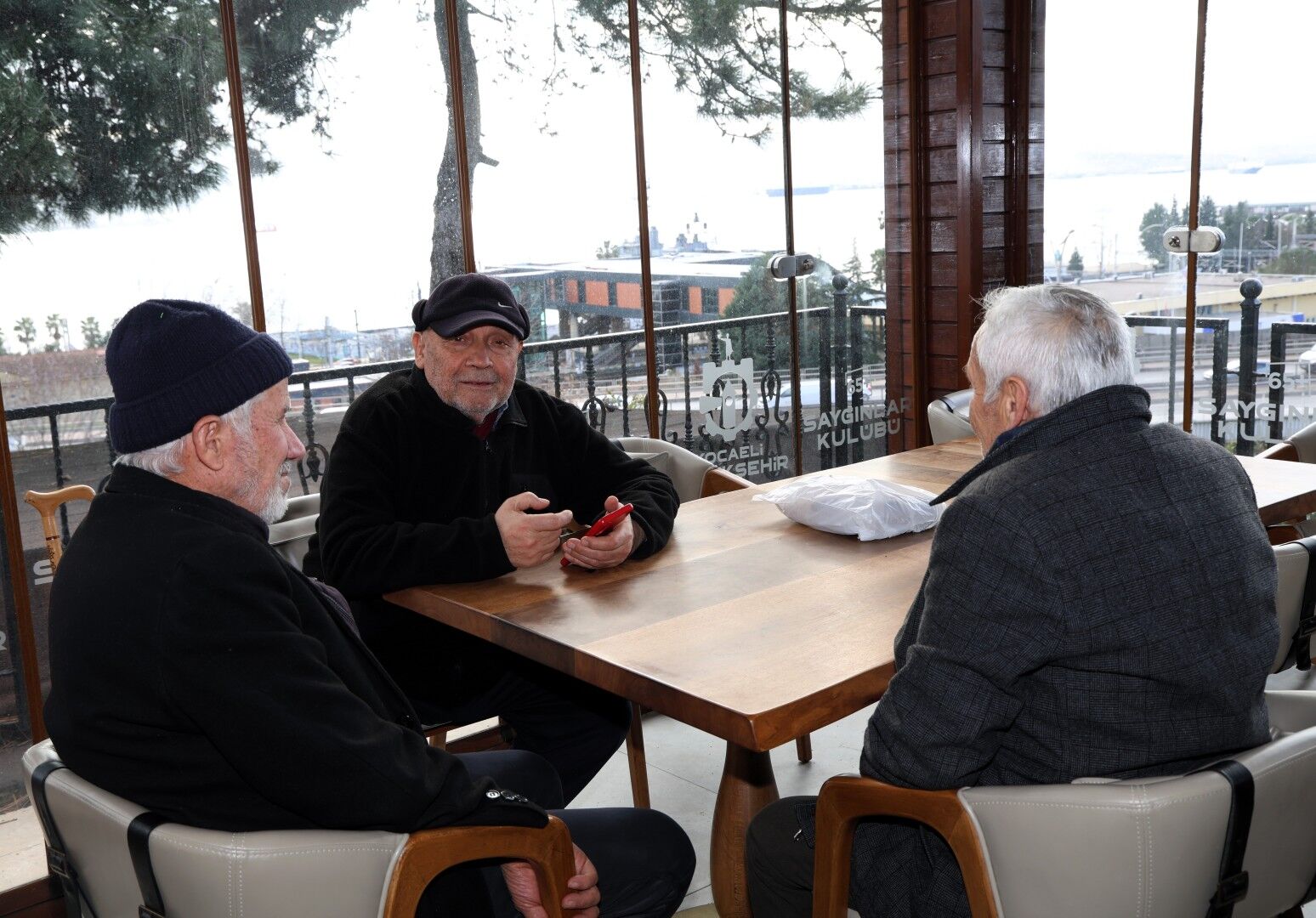 Saygınlar Kulübü'nde Gülümseyen Yüzler (1)