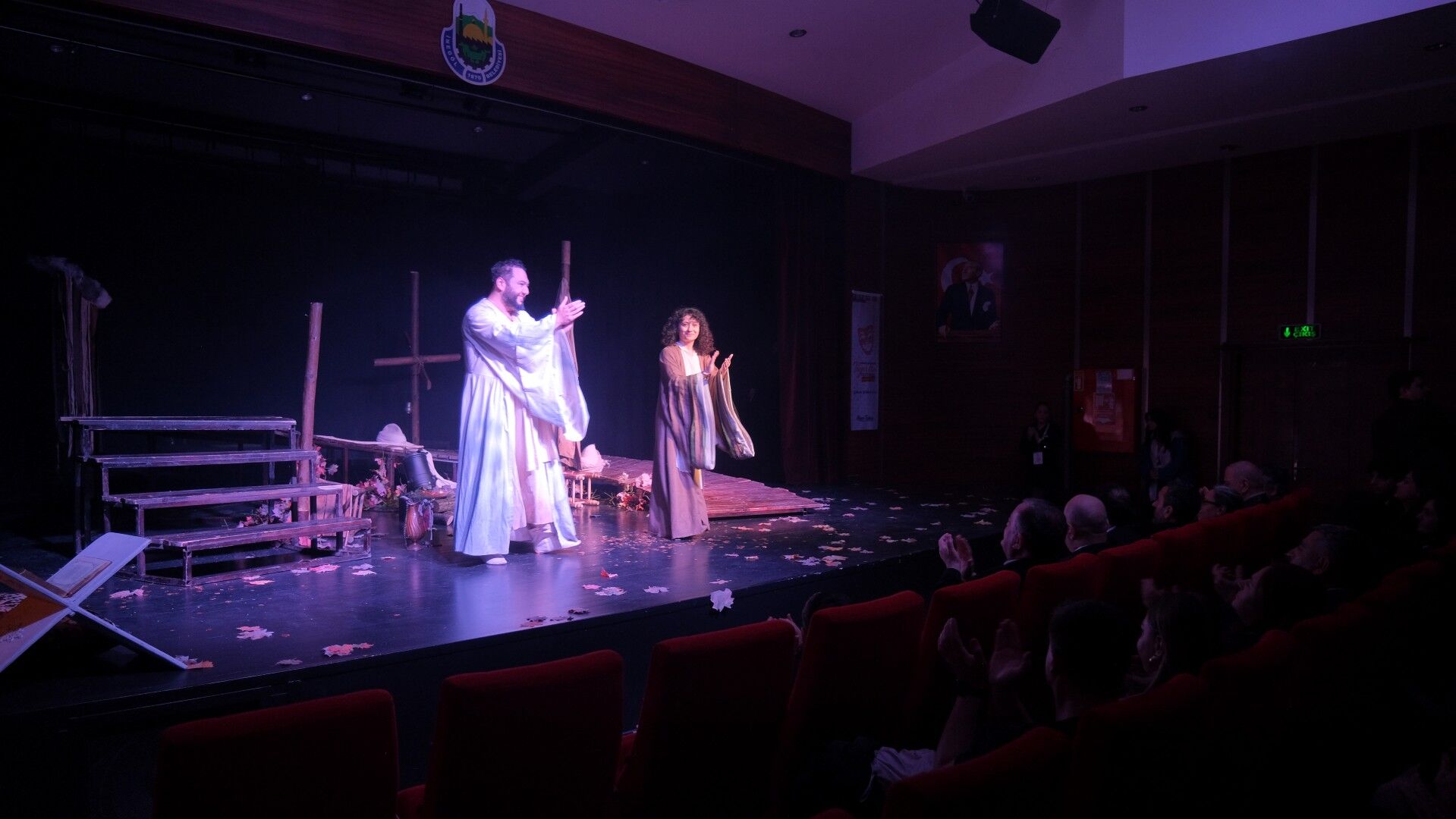 Şehir Tiyatroları'na İnegöl'de Alkış Yağmuru (6)