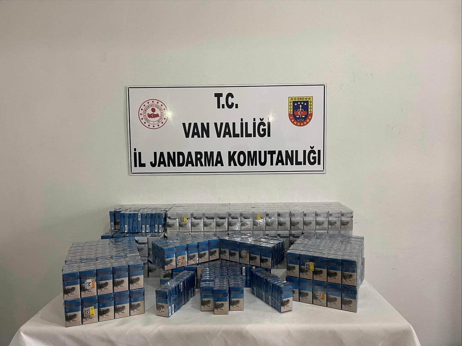 Van’da Uyuşturucu Madde Ve Kaçak Sigara Ele Geçirildi 2