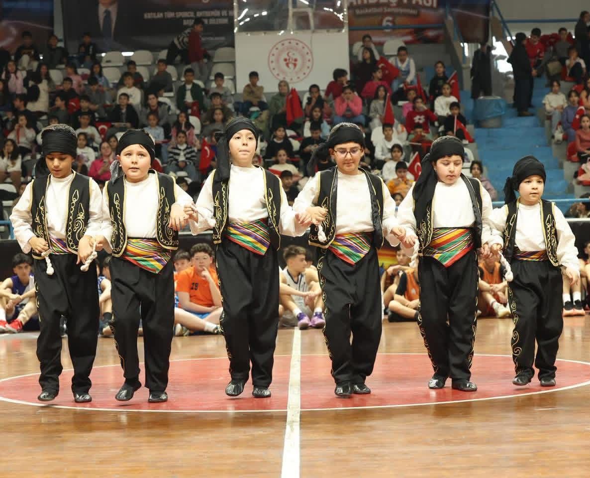 Başkan Büyükakın'dan Gençlere Kardeş Pası (7)