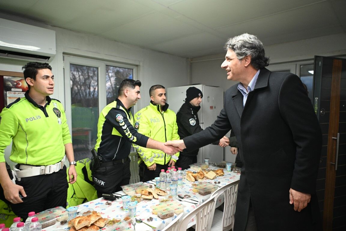 Başkan Kocaman’dan Polislere Tatlı Sürpriz (1)