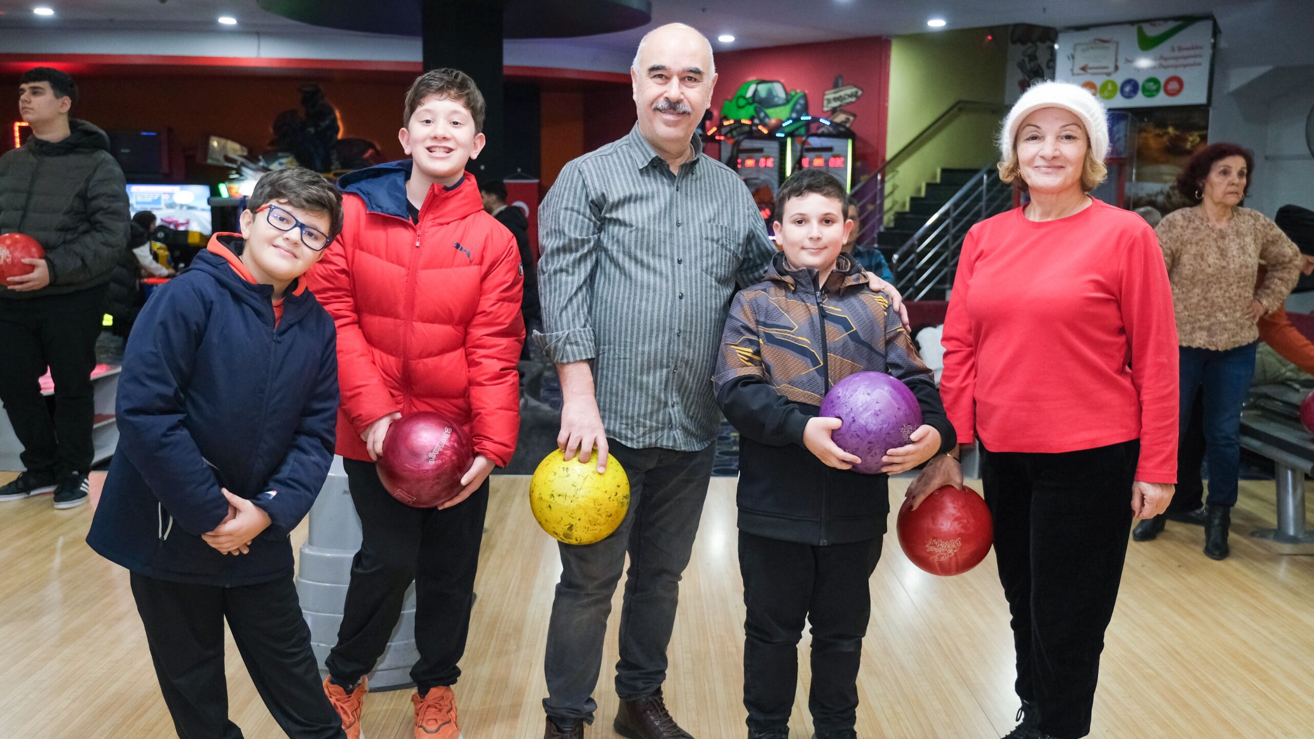 Bilgievleri Ve Saygınlar Bowling Pistinde Buluştu (1)