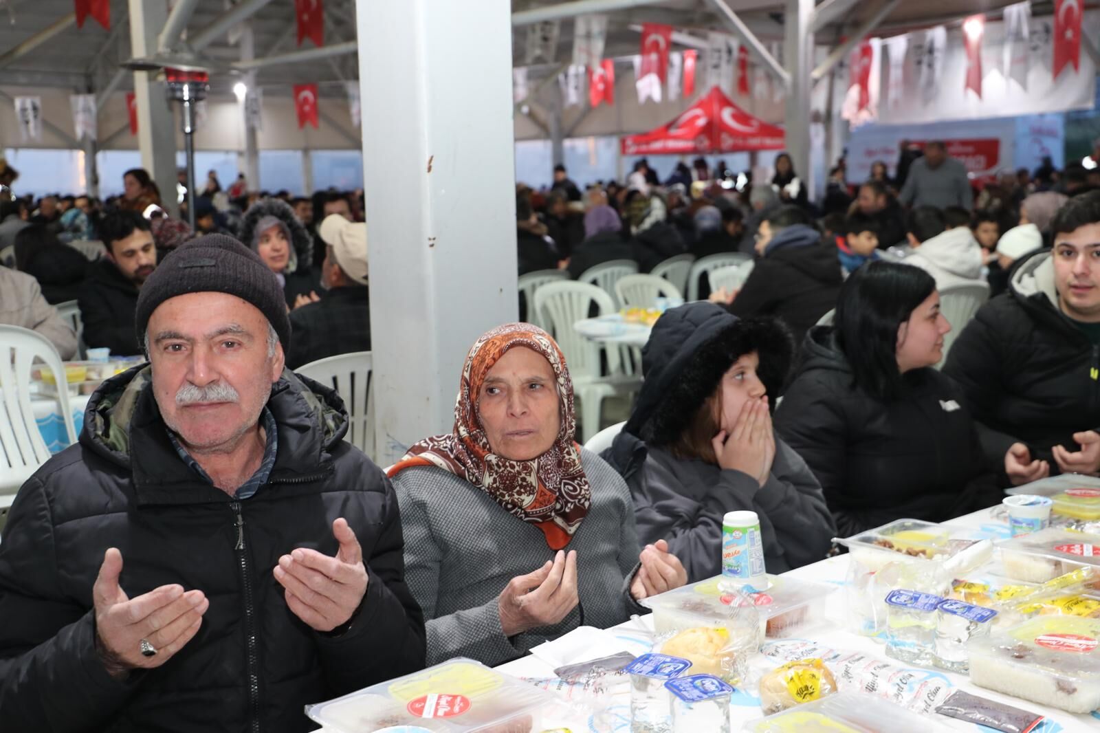 Fatma Başkan, Halk Iftarında Ayazmalılarla Bir Araya Geldi (3)