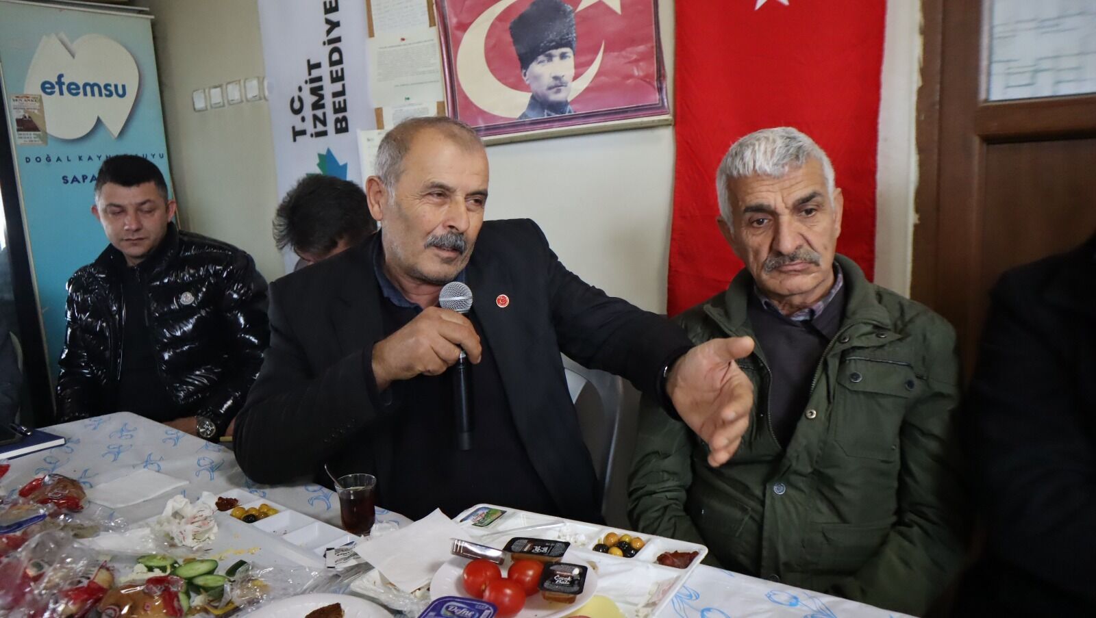 İzmit Belediyesi, Durhasan’da Kırsal Mahallelerin Muhtarlarıyla Buluştu (9)