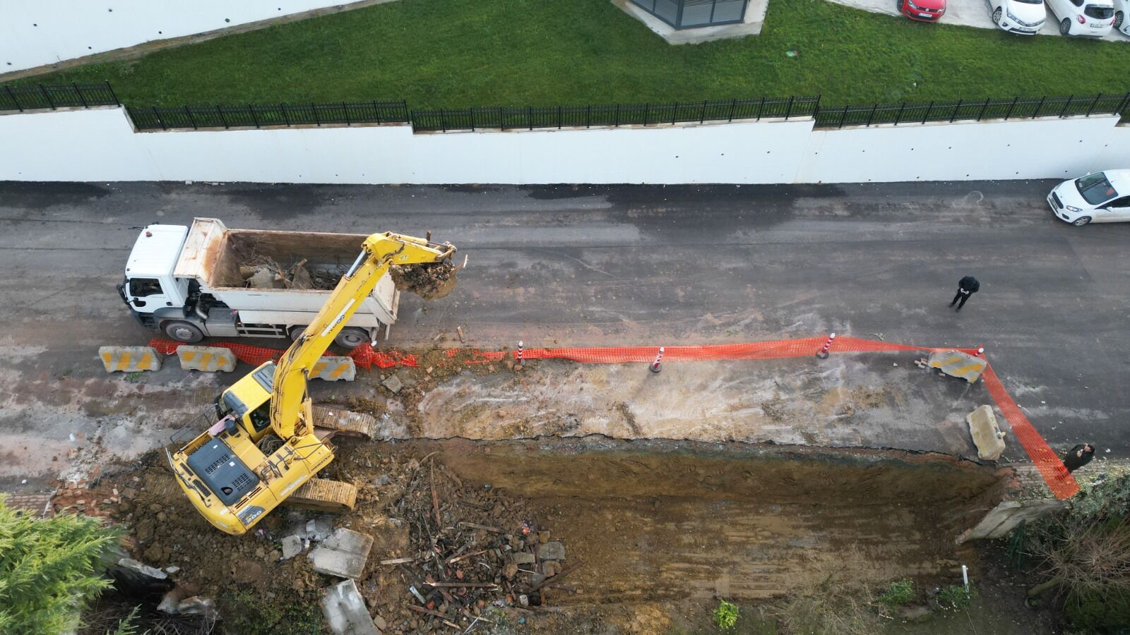 İzmit Belediyesinden Tüysüzler’e Yeni Istinat Duvarı (4)