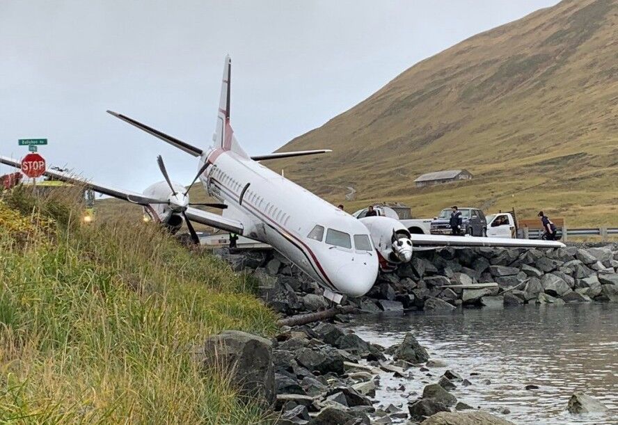Pen Air Flight 3296( N686 P A) After Crash Landing