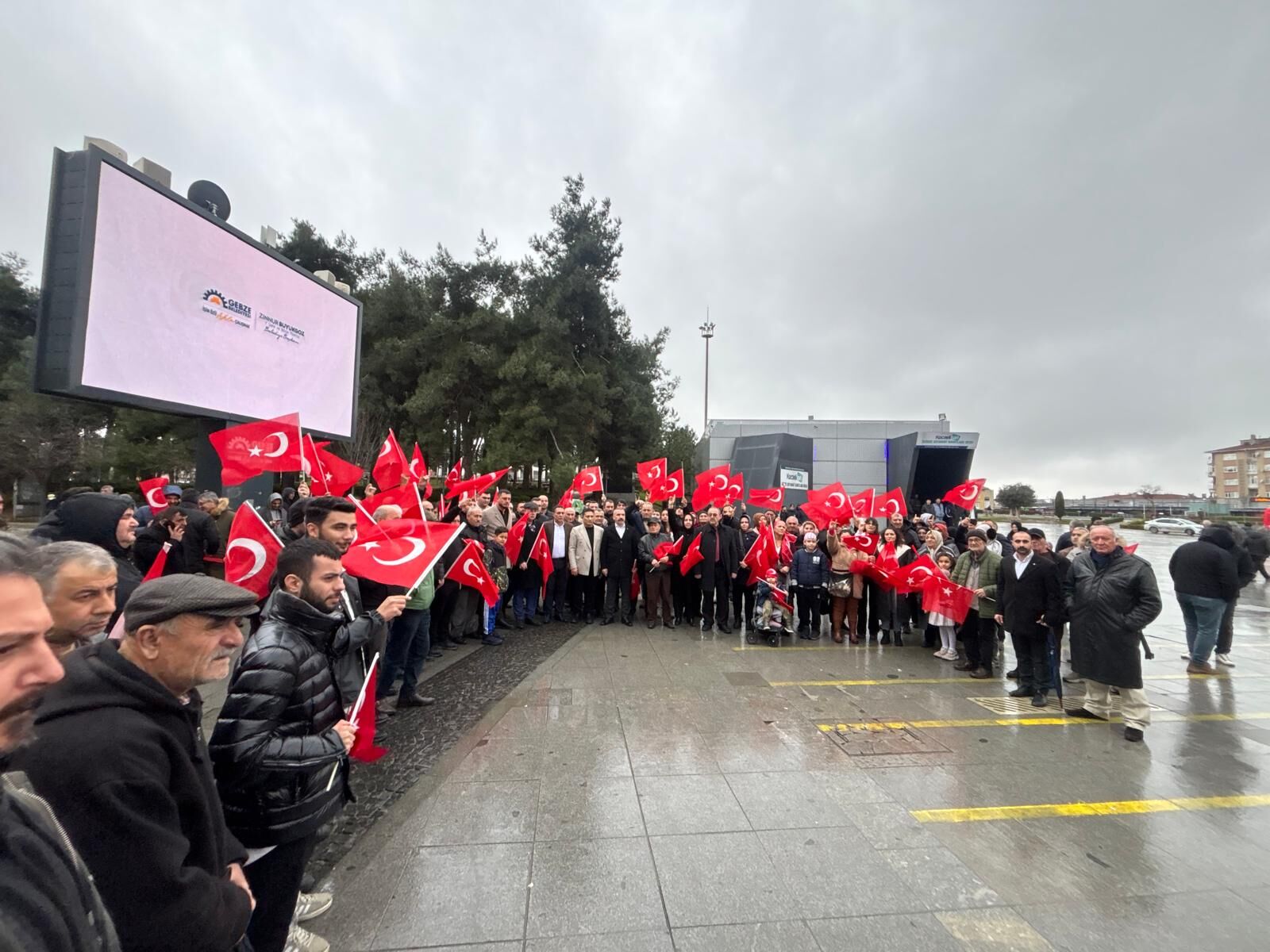 Dilovası’nda Bayrağa Saygı Yürüyüşü Gerçekleştirildi-3