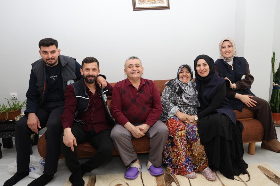 10023 Kartepe’de Alo Evlat Sağlık Kulübü Yaşlıların Kapısını Çaldı (6)