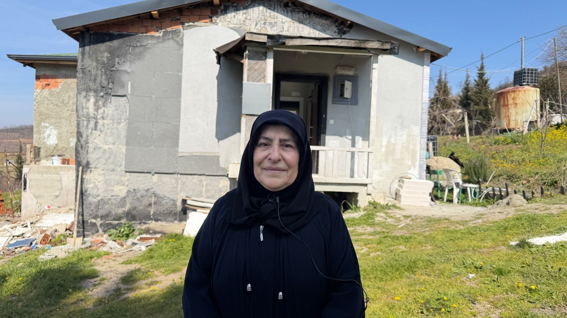 Büyükşehir, Yangın Mağduru Aileyi Ayağa Kaldırdı (2)