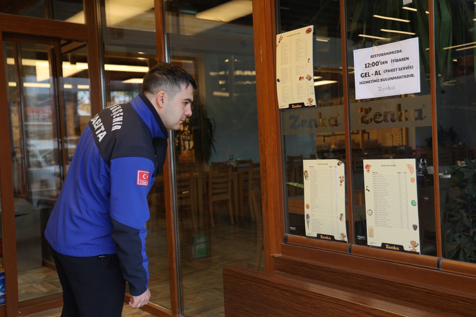 Büyükşehir Zabıtası Huzurlu Bir Bayram Için Sahada (5)