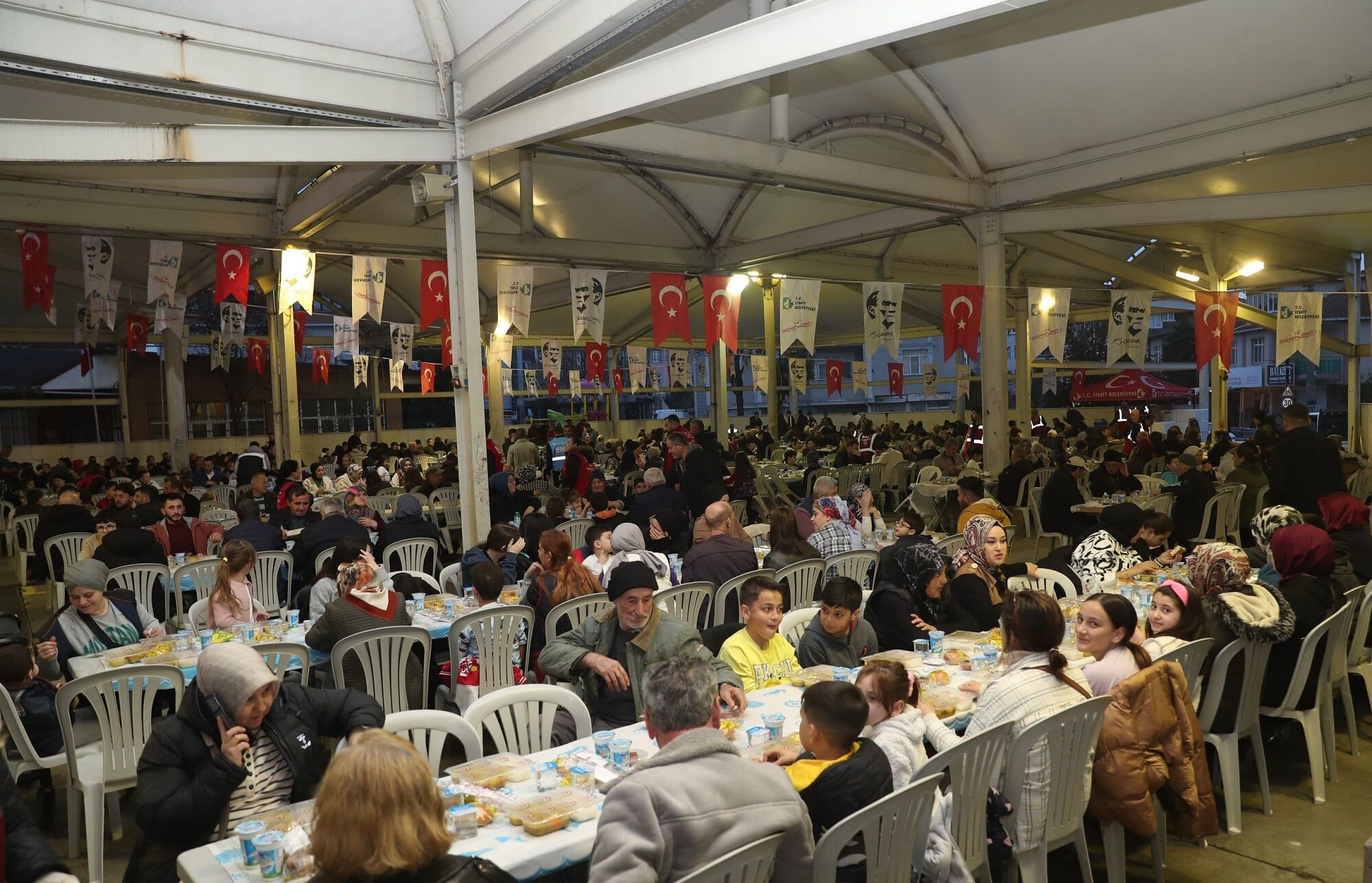 İzmit Belediyesi Ramazan Sofrasını Bu Kez Yenişehir’de Kuracak22-1