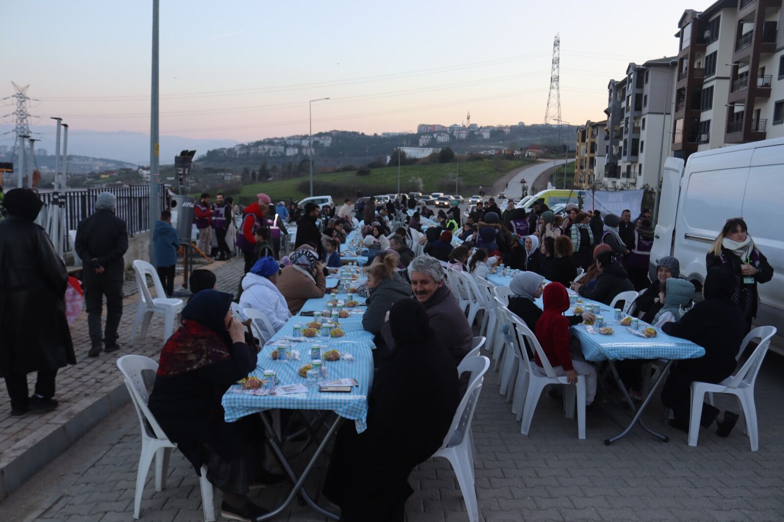 İzmit Belediyesinden Sepetçi’de Dayanışma Sofrası (8)