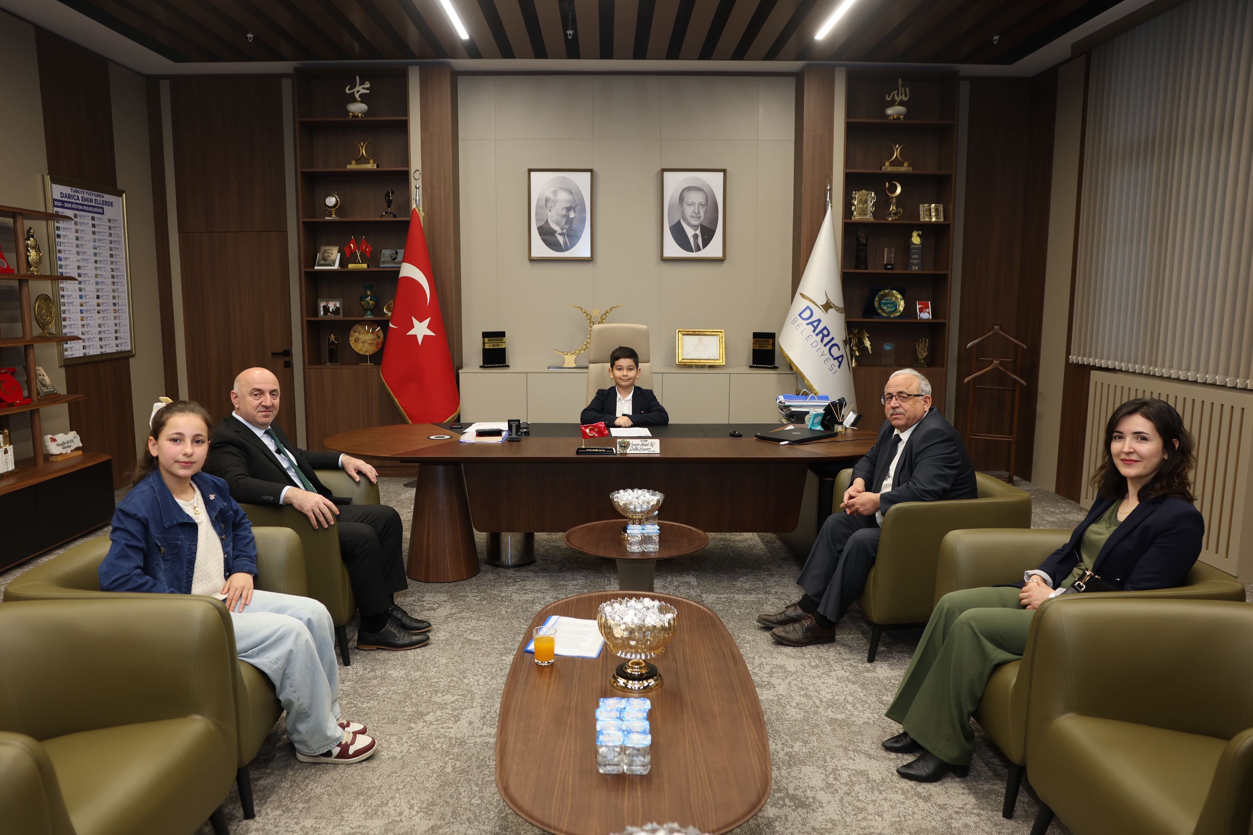 Başkan Bıyık Makamını Geleceğin Başkanlarına Devretti (2)