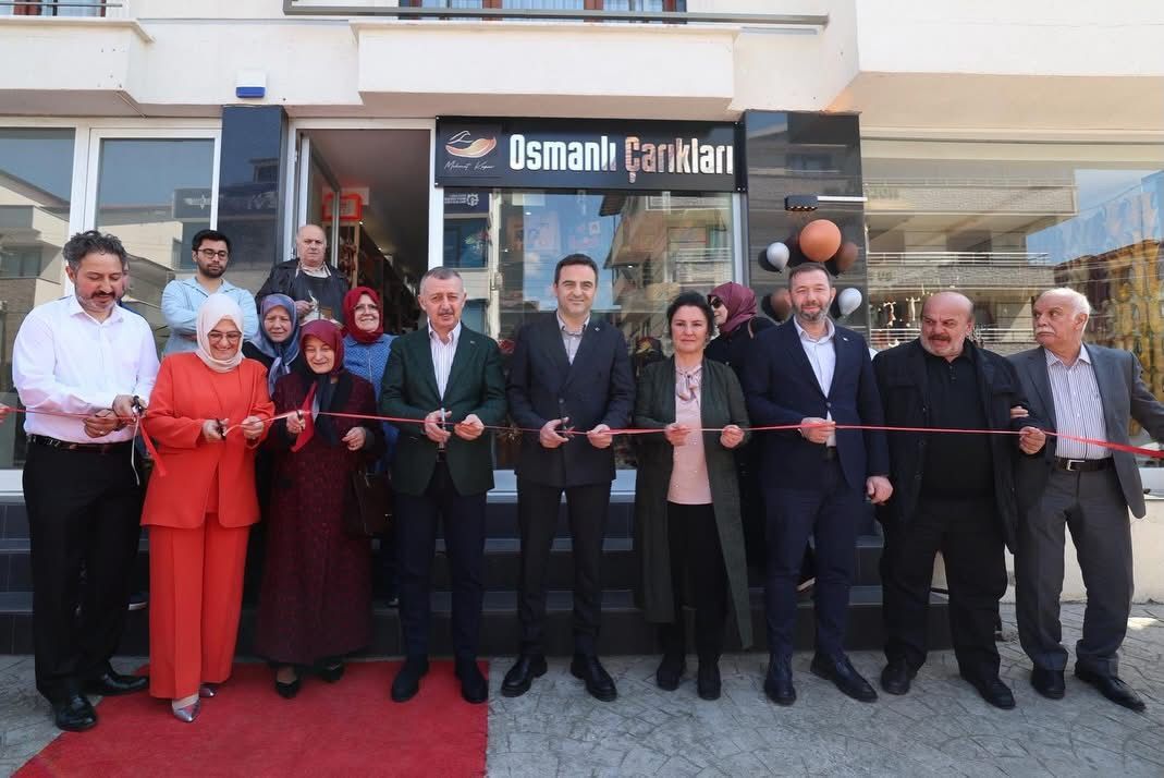 Başkan Büyükakın Esnafları Yalnız Bırakmıyor (2)