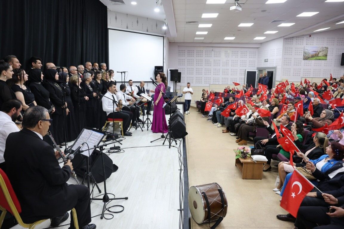 19 Mayıs Coşkusu Kartepe’de Türkü Ve Nağmelerle Yaşandı (1)