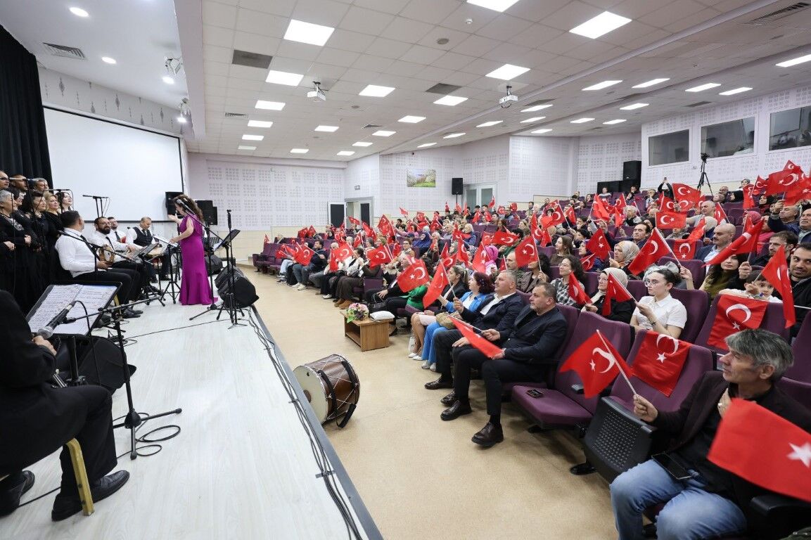 19 Mayıs Coşkusu Kartepe’de Türkü Ve Nağmelerle Yaşandı (3)