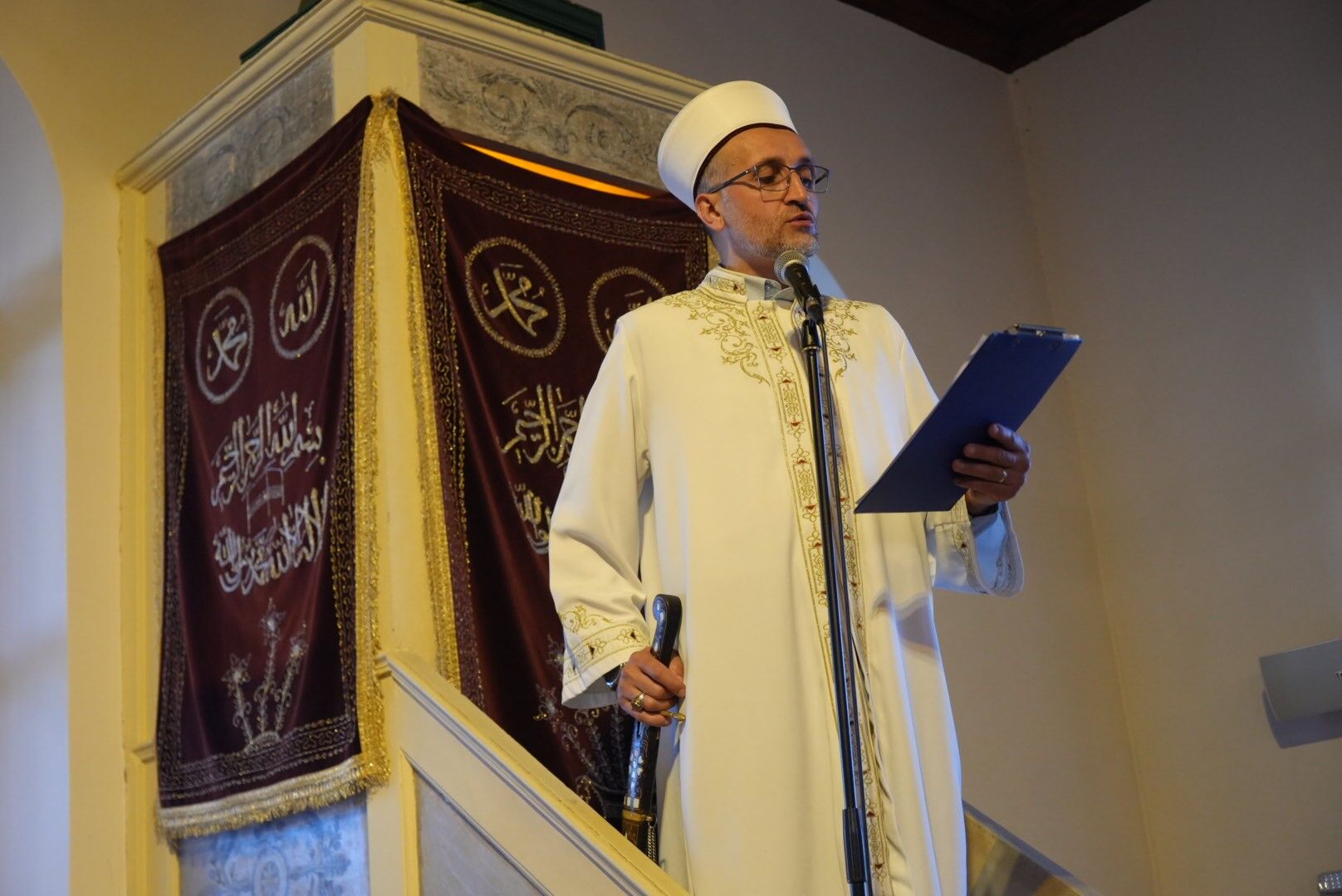 orhan camii kılıçlı hutbe