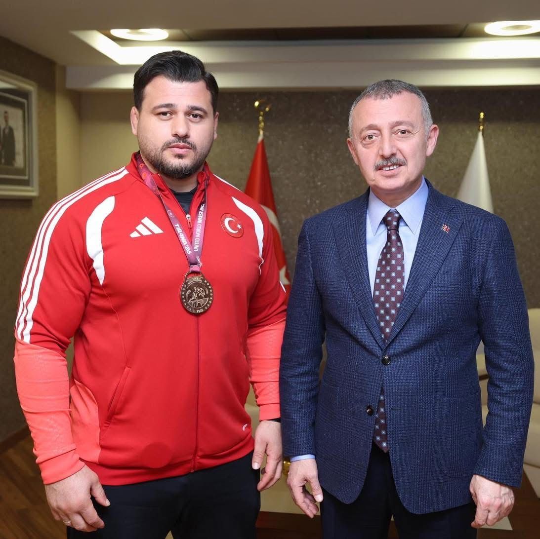 Başkan Büyükakın, Güreşten Iki Önemli Ismi Ağırladı (2)