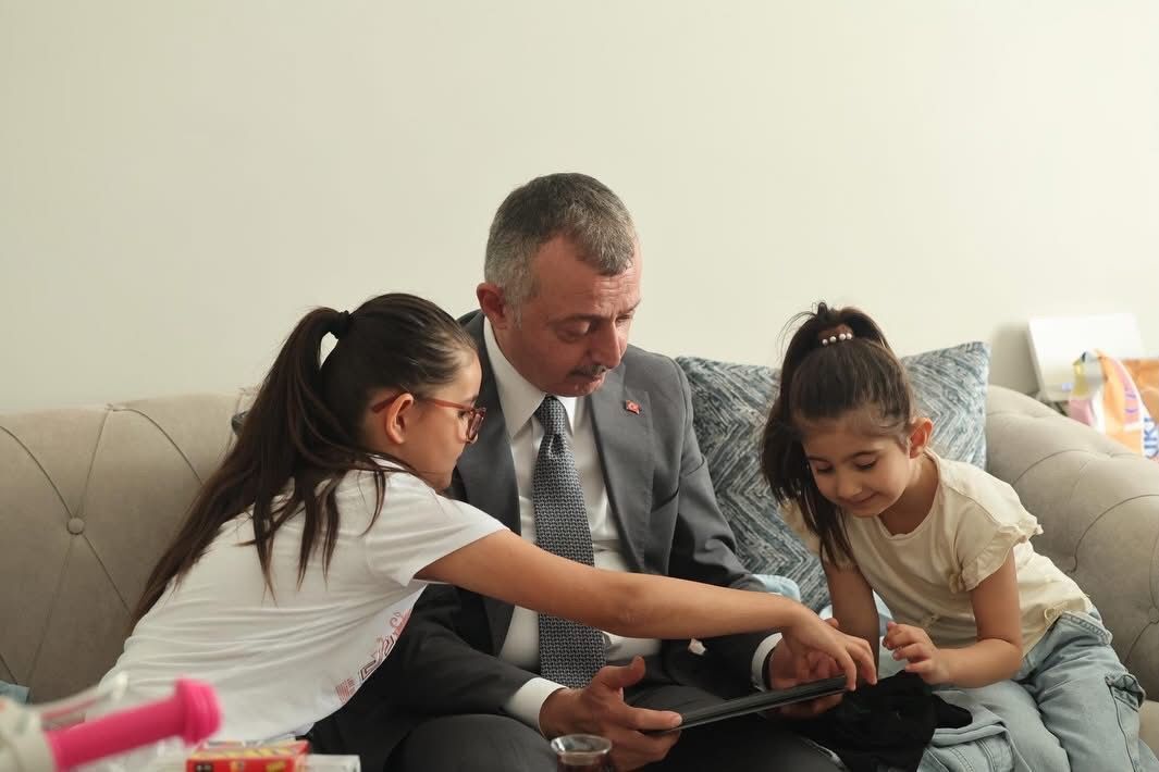 Başkan Büyükakın'dan Arefe Günü Yürek Isıtan Ziyaretler (1)