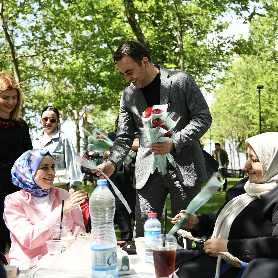 Baskan Ozlu Anneler Gunu3